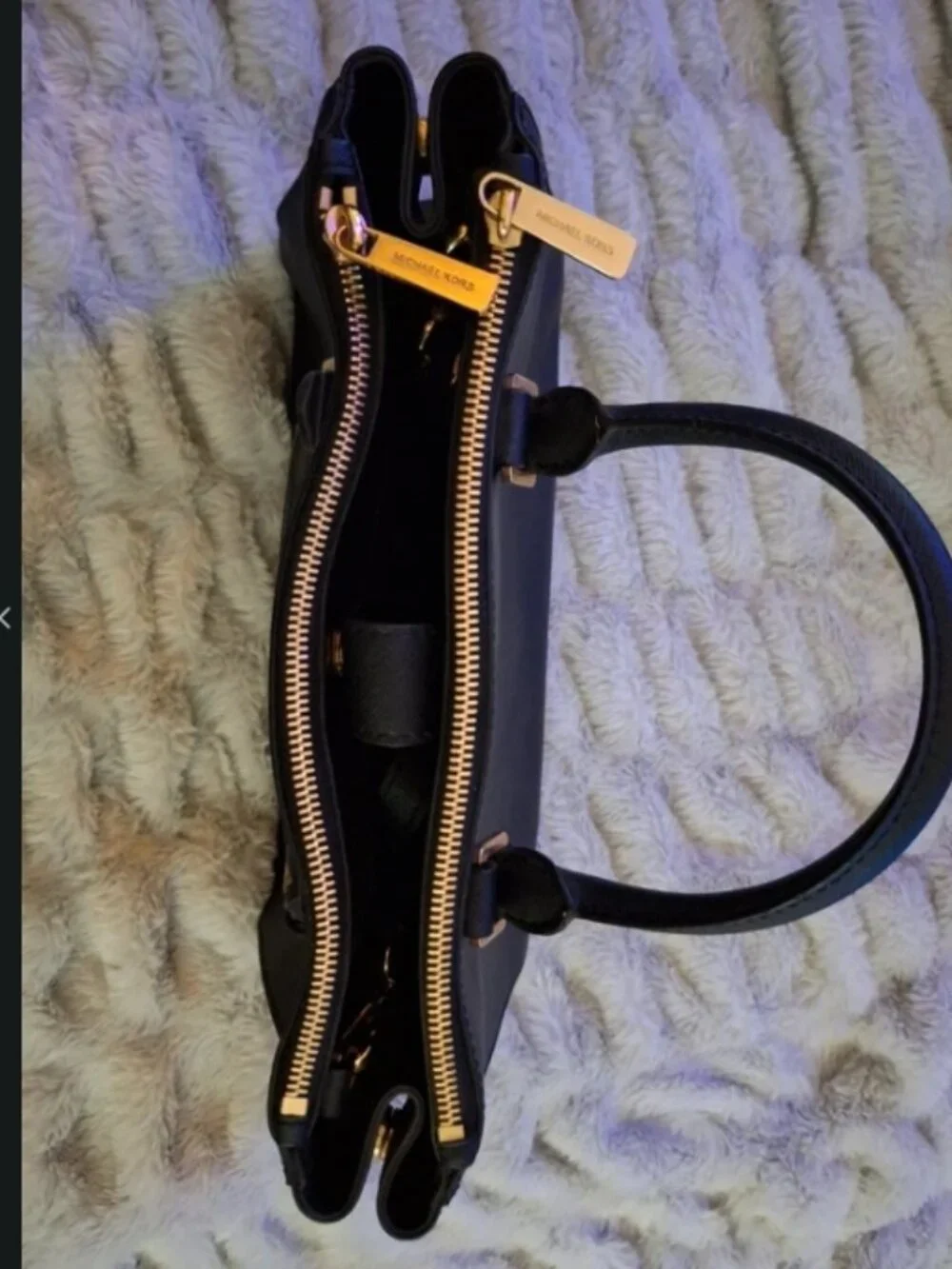 Michael Kors Bag - Gold accents - Medium/large
